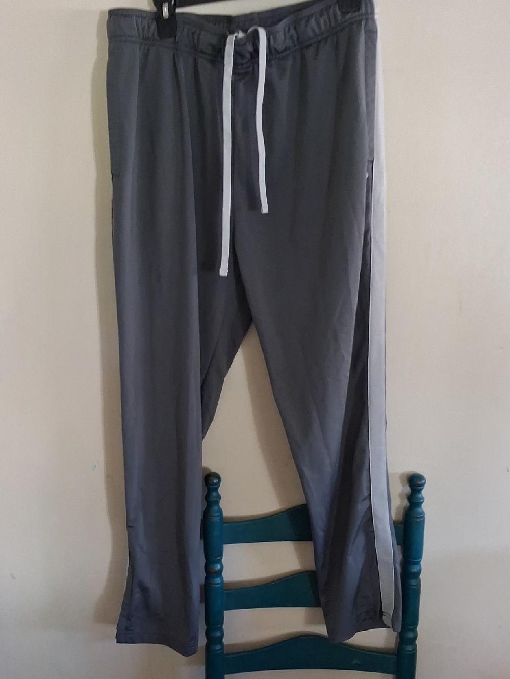 Xersion Gray Jogger Pants with White Drawstring